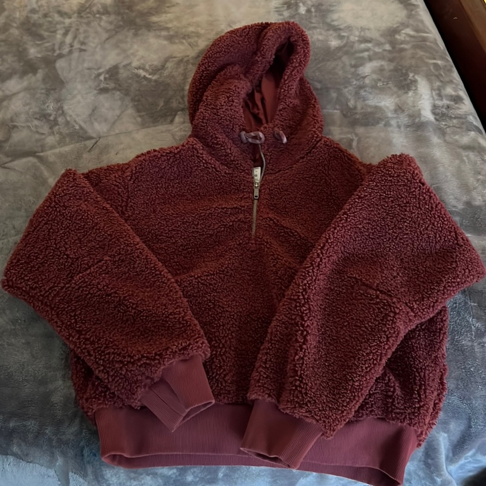 Lululemon maroon Sherpa quarter zip
